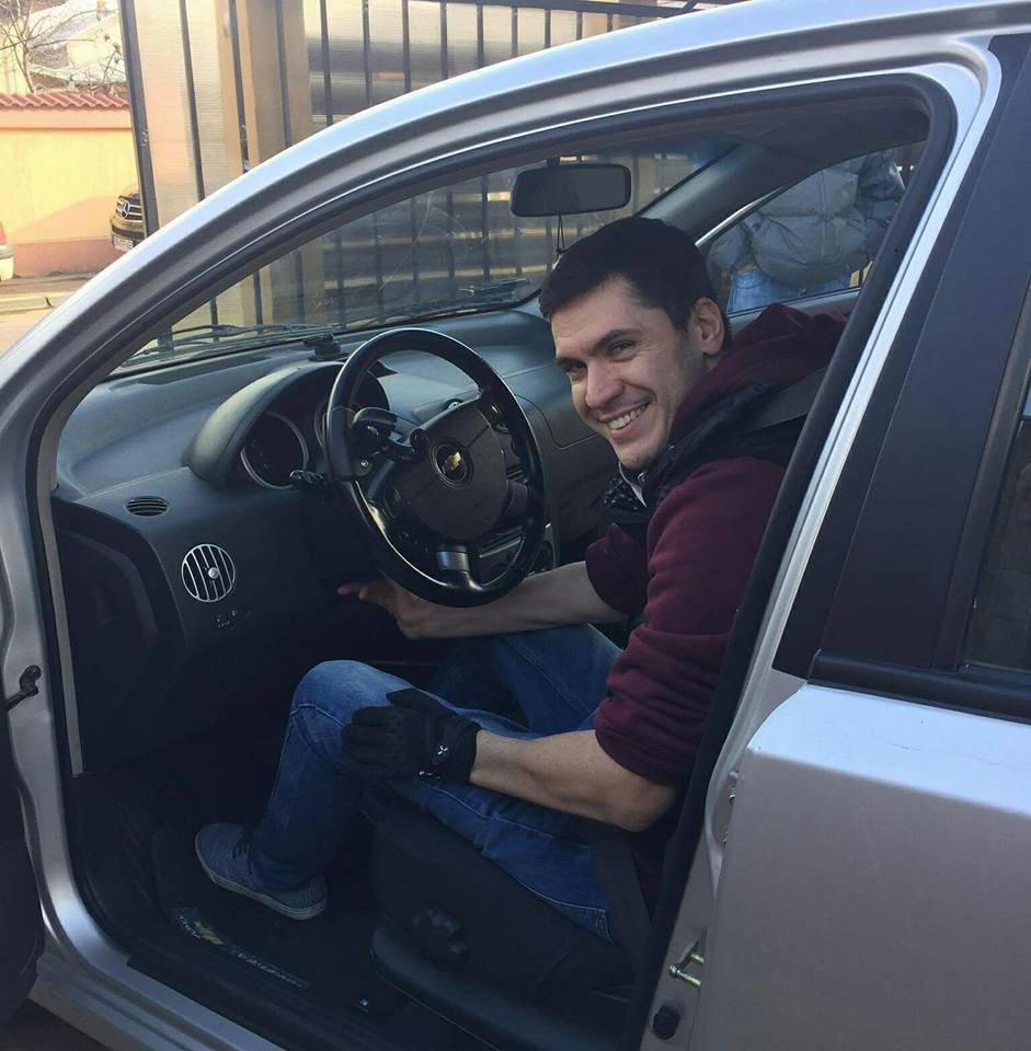 Paralizat de 10 ani, rugbystul George Baltă se pregăteşte de examenul auto