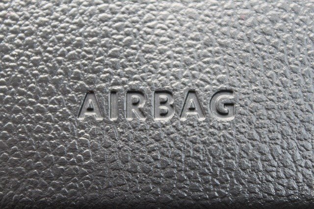 Noul scandal pe piața auto - milioane de mașini au probleme la airbag-uri