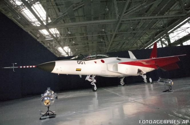 Japonia a dezvăluit primul său avion de luptă invizibil