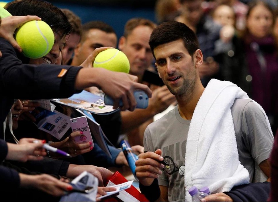 Novak Djokovic, în finală la Australian Open. Sârbul a trecut în semifinale de Roger Federer