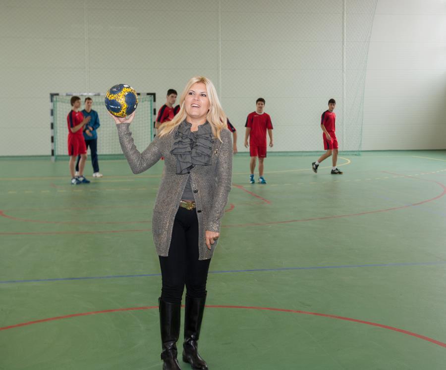 Fotografii de colecție. Cele mai penibile imagini cu Elena Udrea. Primele 50 și ceva... 359199