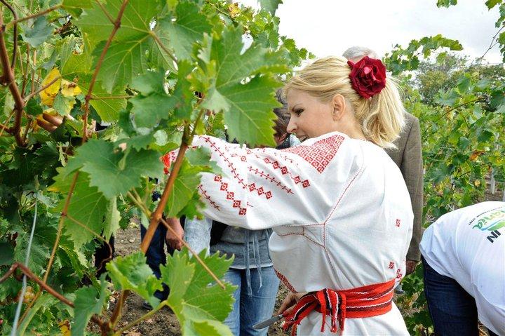 Fotografii de colecție. Cele mai penibile imagini cu Elena Udrea. Primele 50 și ceva... 359209