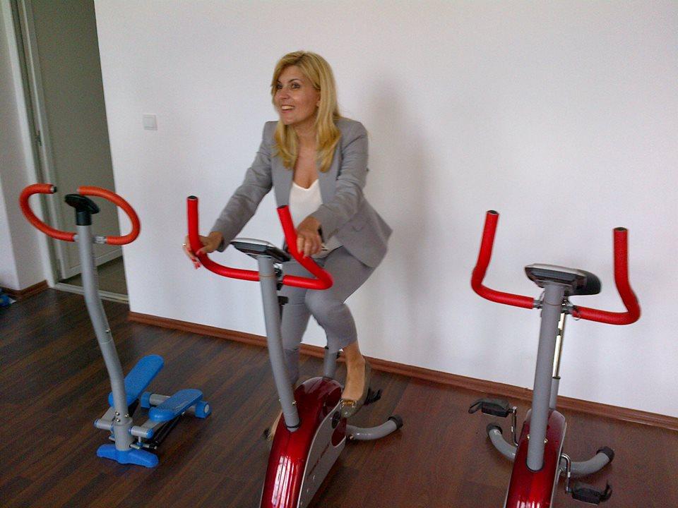 Fotografii de colecție. Cele mai penibile imagini cu Elena Udrea. Primele 50 și ceva... 359280