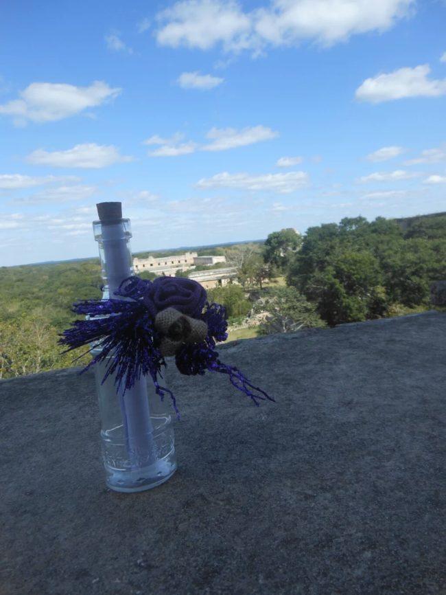 S-a cățărat până în vârful unui templu mayaș. Mesajul pe care l-a găsit acolo i-a schimbat viața 359307