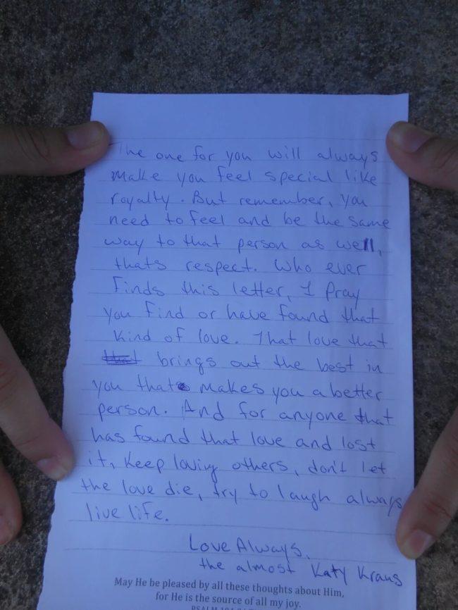 S-a cățărat până în vârful unui templu mayaș. Mesajul pe care l-a găsit acolo i-a schimbat viața 359310