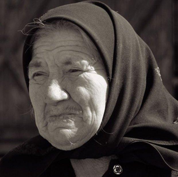 Caz dramatic în România. O bătrână trăiește cu 3 lei pe lună