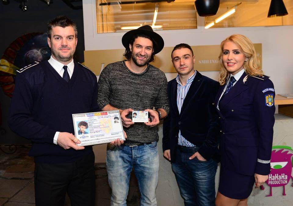 Smiley s-a uitat la noul său buletin. Nu i-a venit să creadă ce scria în noul său act 359841