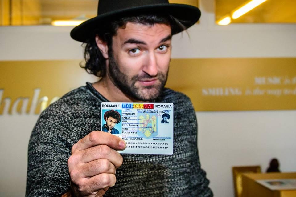 Smiley s-a uitat la noul său buletin. Nu i-a venit să creadă ce scria în noul său act 359842