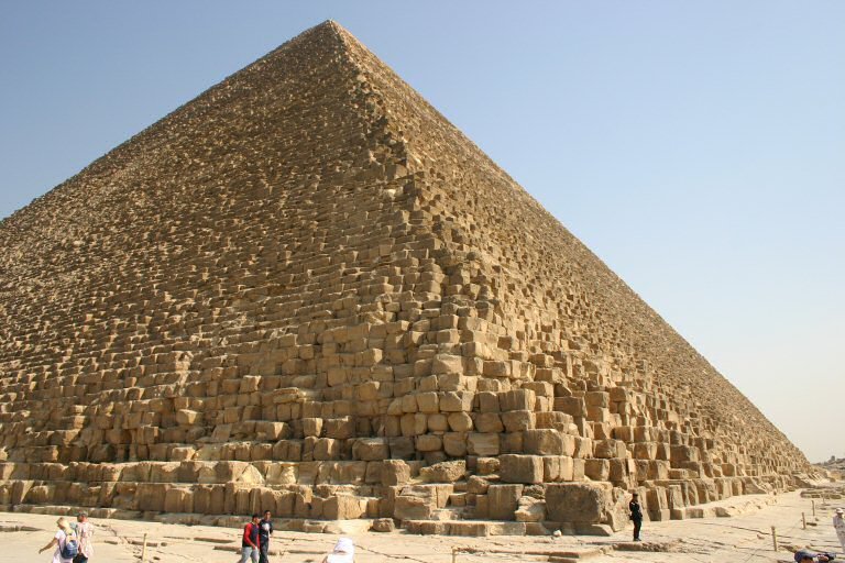 Un adolescent a escaladat Marea Piramidă din Giza. VIDEO impresionant