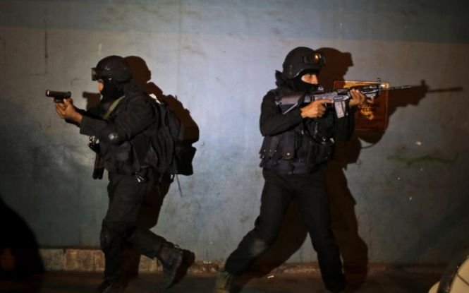 Atac armat în Corsica. Doi bărbați au deschis focul cu arme automate spre magazine cu specific musulman