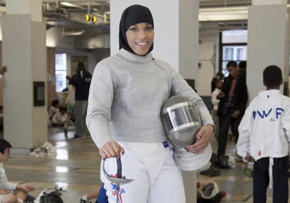 O sportivă americană a intrat în istorie. Va fi prima atletă cu hijab care va reprezenta SUA la Jocurile Olimpice