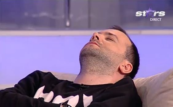 VIDEO Moment inedit la TV. Mihai Morar a ațipit pe canapeaua emisiunii înainte de a intra în direct 