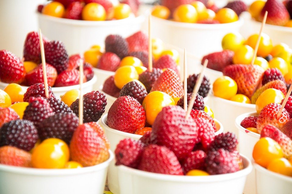 Cele mai bune fructe care te scapă de constipație