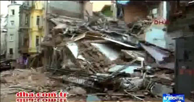 Un bloc de apartamente s-a prăbușit la Istanbul