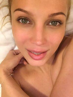  Lora, poza care nu ar fi trebuit să ajungă pe Facebook 362061