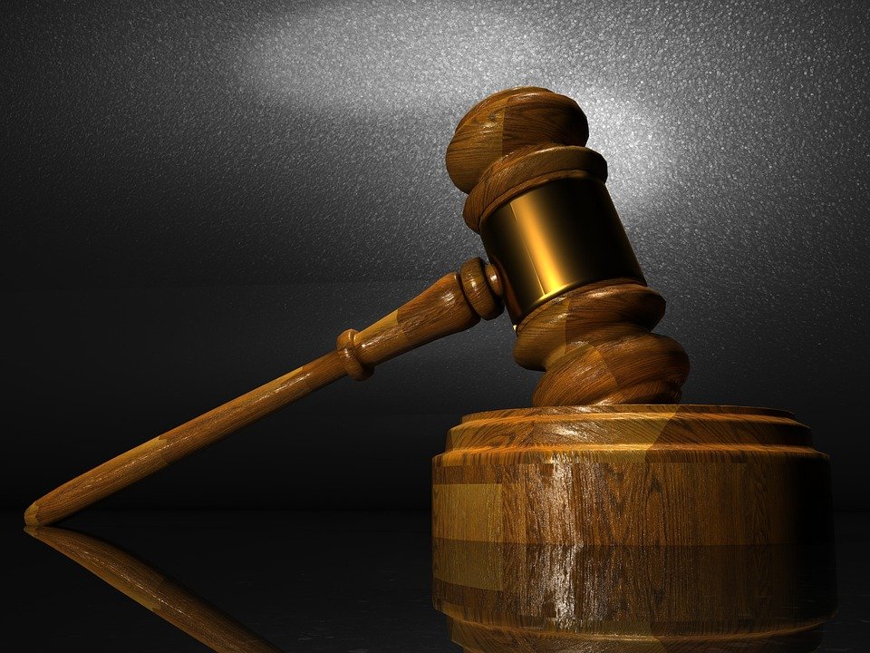Judecător timişorean, condamnat cu suspendare într-un dosar de prostituţie