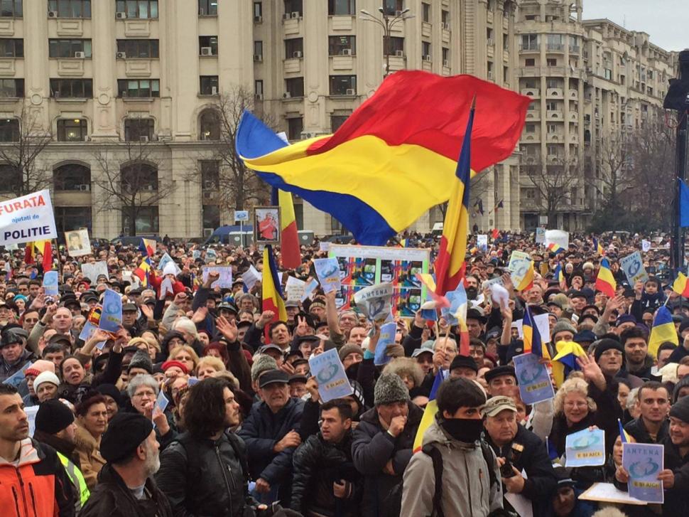 Întâlnirea jurnaliștilor Intact cu telespectatorii. Mii de oameni, alături de noi. Galerie FOTO 363664