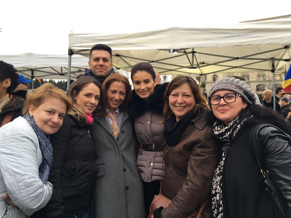 Întâlnirea jurnaliștilor Intact cu telespectatorii. Mii de oameni, alături de noi. Galerie FOTO 363691