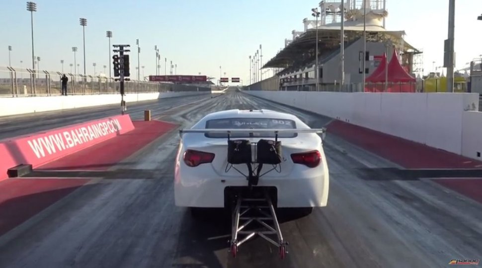 VIDEO. Record absolut. O mașină modificată parcurge 400 de metri în 5 secunde!