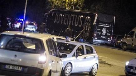 Atentat la Bologna. O bombă a explodat lângă autocarul lui Juventus
