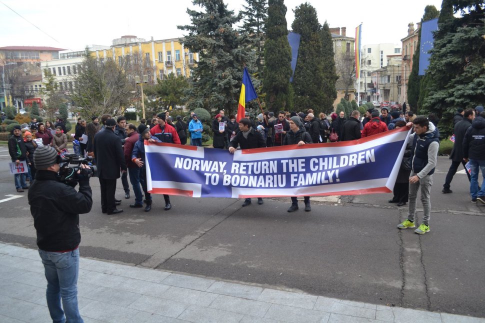 Miting de solidaritate cu familia Bodnariu, la Târgoviște