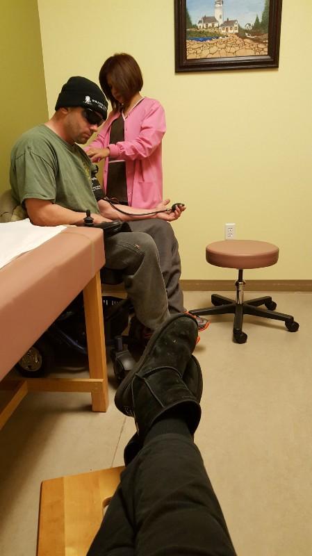 A ajuns în scaun cu rotile, pentru că și-a servit țara. Dar nimeni nu îl băga în seamă. Internetul a făcut dreptate 363941