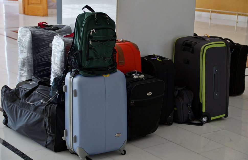 Atenție! De la 1 aprilie nu mai aveți voie cu laptopurile și tabletele în bagajele de cală! Cum vor putea fi transportate!