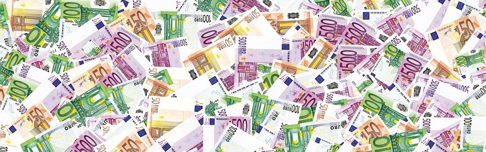 Proiect de lege: Fiecare copil va primi la naștere 10.000 de euro