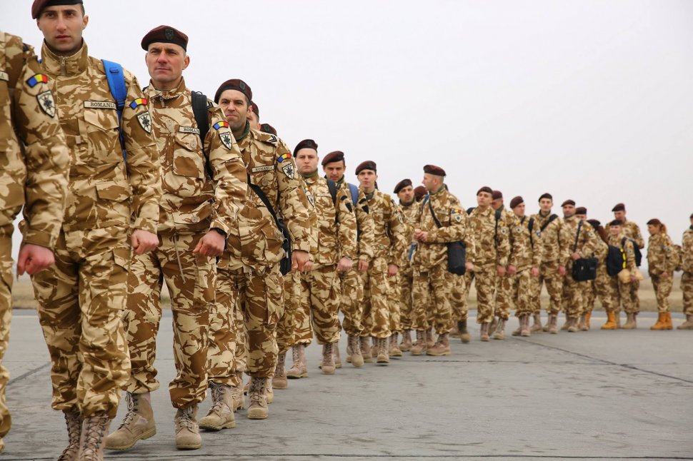 Ministerul Apărării şi-a bătut joc de peste 150 de militari întorși de pe front. Cum i-a întâmpinat la întoarcerea din Afganistan