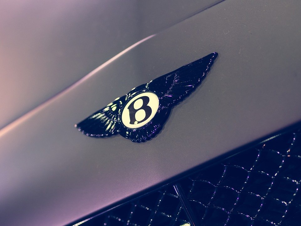 VIDEO. Cum arată primul SUV realizat de Bentley și de ce trebuie să fii atent la detalii