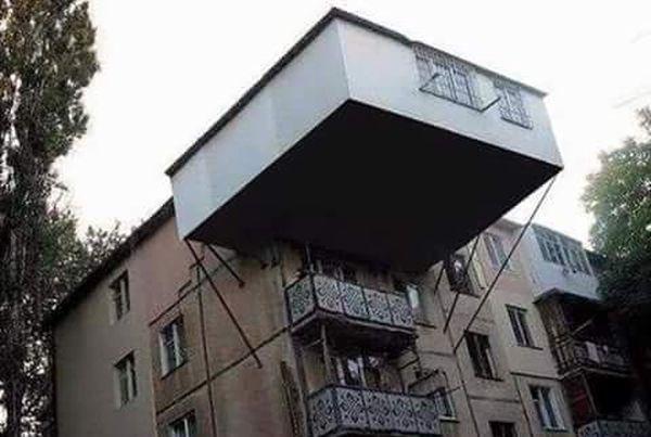 N-ai văzut așa ceva! Și-a transformat balconul într-un apartament 367718