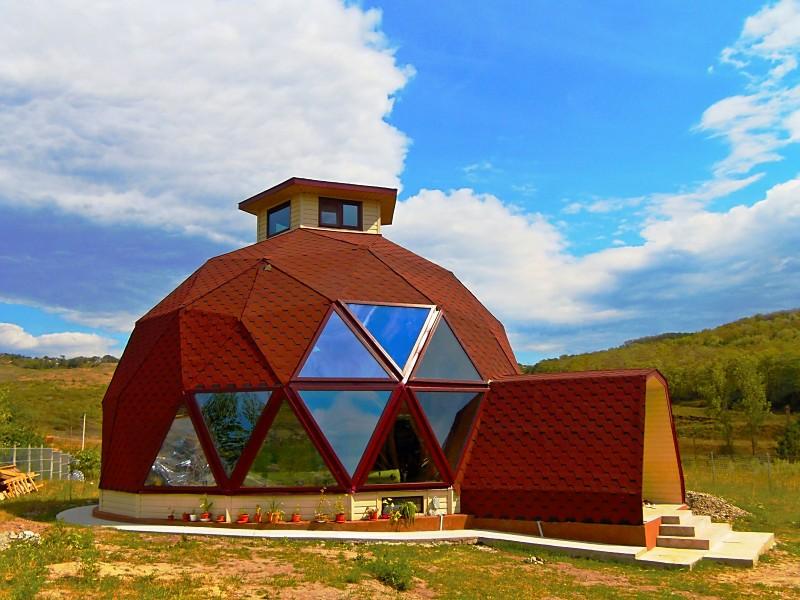 Casa din România care atrage privirile tuturor. A fost proiectată de fratele unei cunoscute actrițe. FOTO  367929