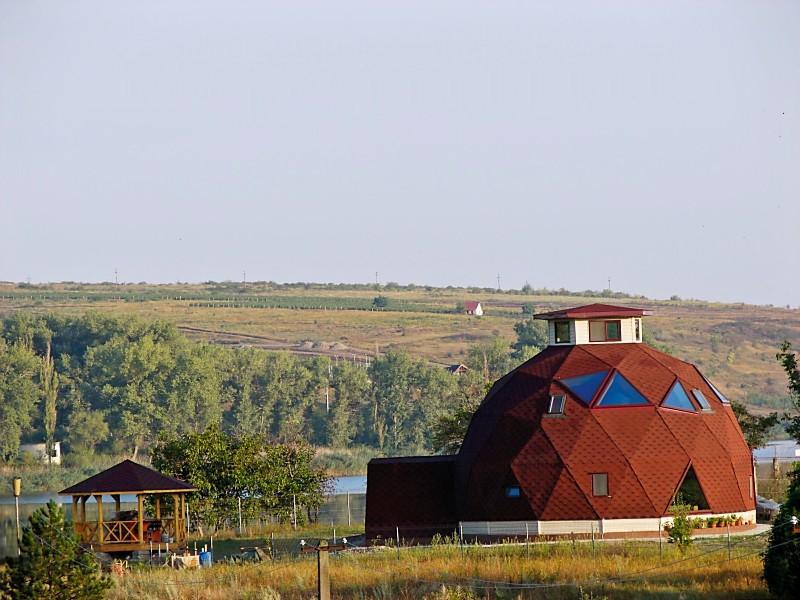 Casa din România care atrage privirile tuturor. A fost proiectată de fratele unei cunoscute actrițe. FOTO  367930