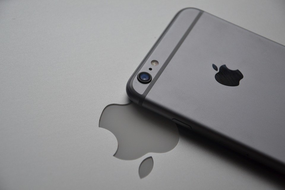 Apple răspunde oficial unui mit vechi de ani de zile. Ce nu ştiai despre iPhone