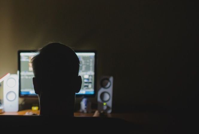 Unul dintre cei mai căutați hackeri din lume e român. Și-a lăsat semnătura în urma unor atacuri cibernetice devastatoare