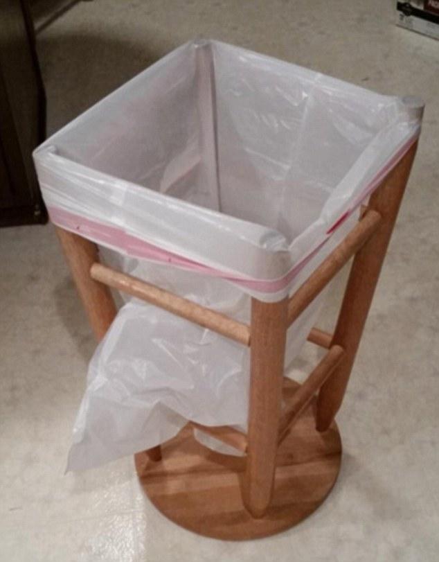 I s-a rupt cosul de gunoi! Ideea ingenioasa a unui student in camera de camin - In ce strangea resturile 368593