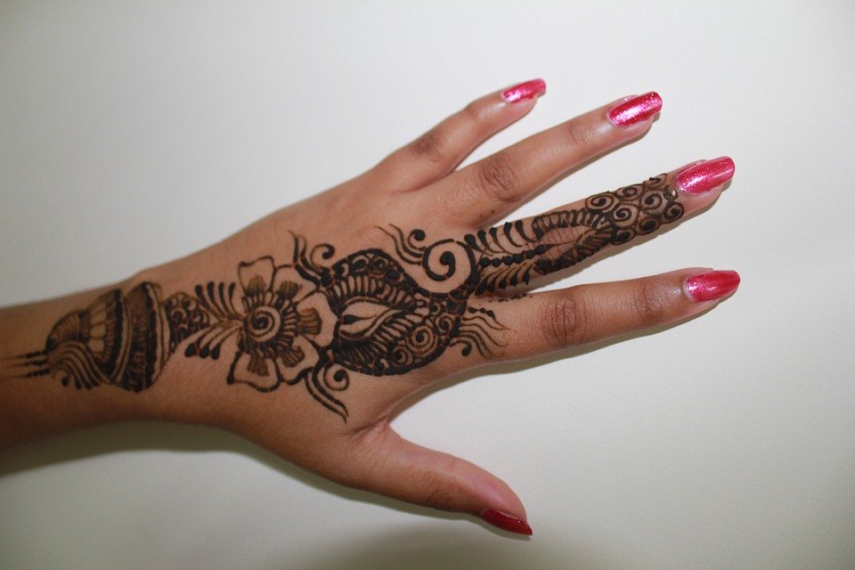 Arta decorării corpului cu henna