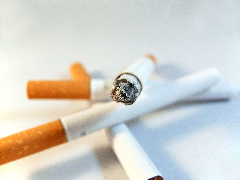 Radu Tudor: Susțin dreptul fumătorilor de a ieși afară!