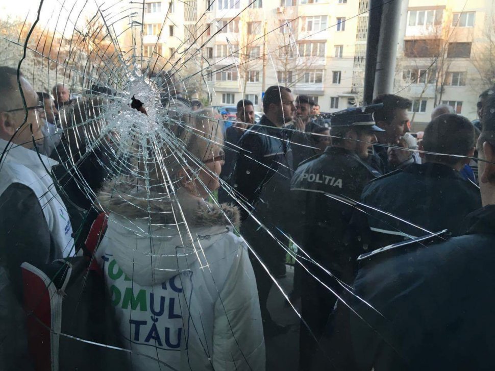 Campania electorală a început cu sedii vandalizate și acuzații grave. Ce s-a întâmplat în București