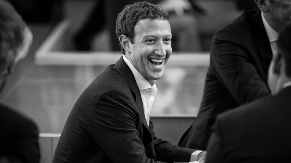 Mark Zuckerberg se pune în mare pericol. Cum s-a pozat în centrul Beijingului, în ofensiva de a cuceri China