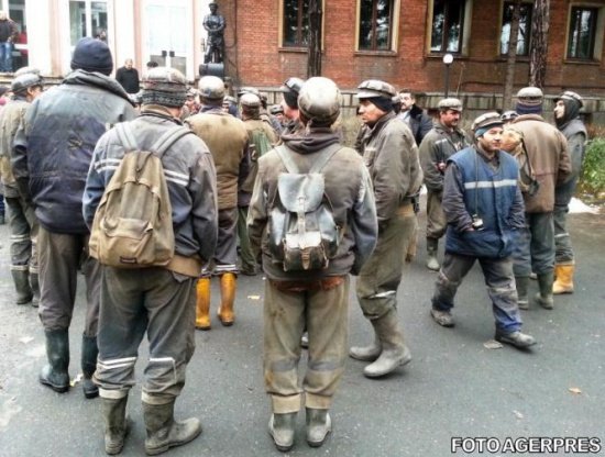 Mii de mineri amenință cu proteste. Sindicalist: Valea Jiului stă pe un butoi cu pulbere
