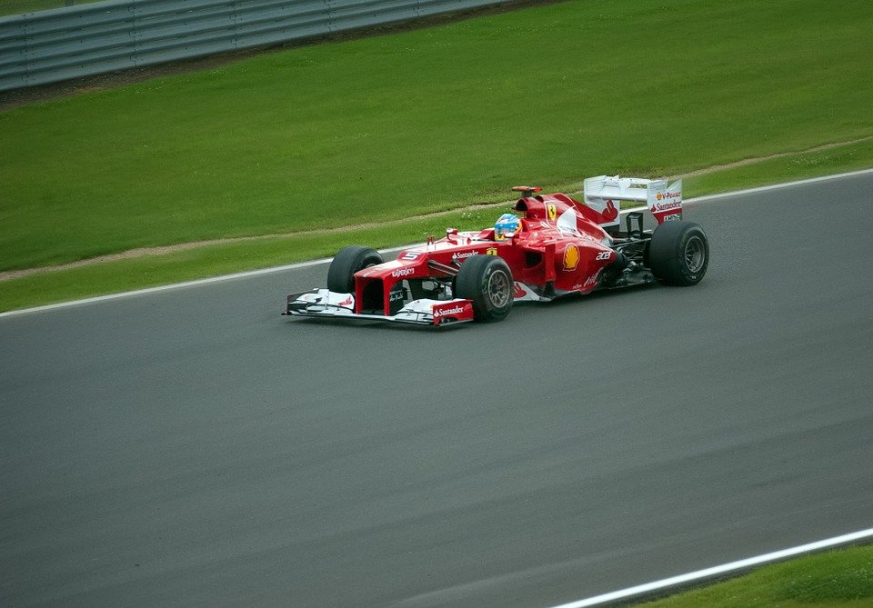 Momente de groază la Marele Premiu de Formula 1 din Australia. Fernando Alonso, implicat într-un accident grav