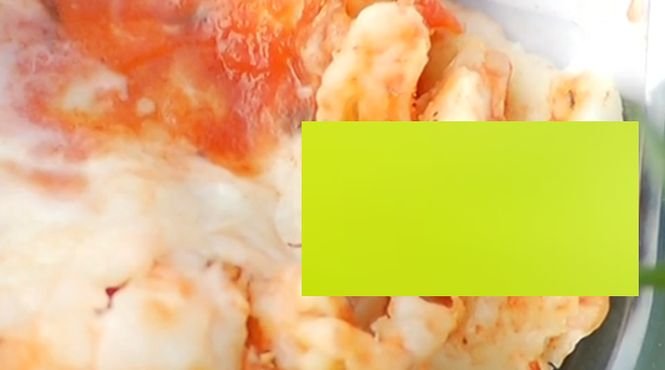 Gândac de bucătărie găsit într-o pizza! S-a întâmplat într-un restaurant dintr-un mall din Bucureşti