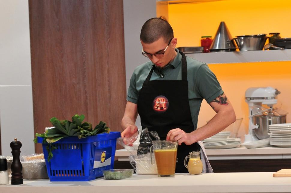 Un bucătar care a gătit pentru Brad Pitt și Sophia Loren vine la „Chefi la cuțite” 369926