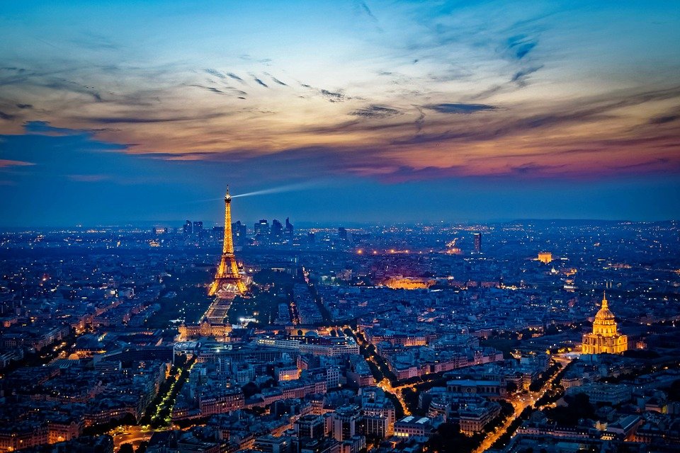 Atentate la Bruxelles: Turnul Eiffel va fi iluminat în culorile Belgiei 