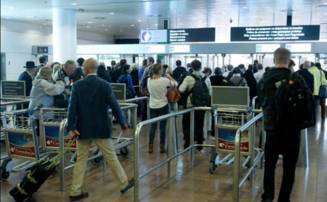 Imagini groaznice: morți, răniți, aeroport devastat la Bruxelles! 370321