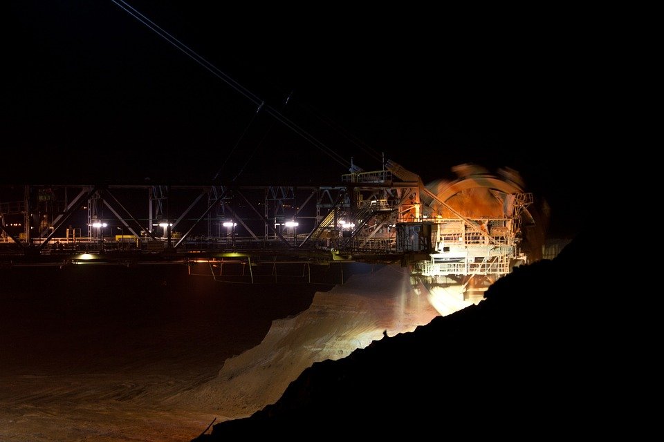 O mină de cărbuni din China s-a prăbușit peste 129 de mineri