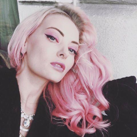 Delia, într-o altfel de ipostază. Cine s-ar fi așteptat oare să o vadă astfel (Foto) 371160