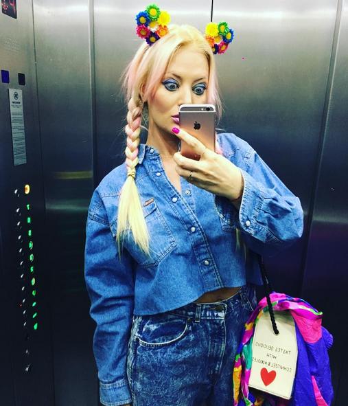 Delia, într-o altfel de ipostază. Cine s-ar fi așteptat oare să o vadă astfel (Foto) 371161