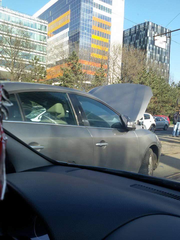 Accident rutier în zona Aviației din Capitală. Circulația tramvaielor a fost blocată 371328